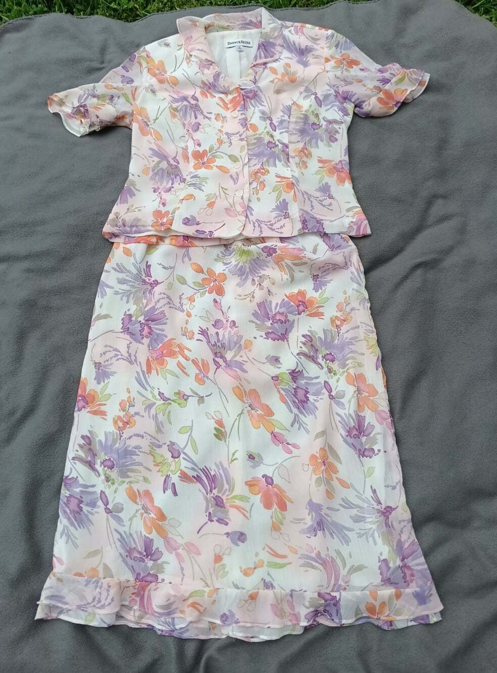 Danny & Nicole 2 Pc Floral Set Size 12 Spring Jacket Skirt Ruffle Hem Vintage